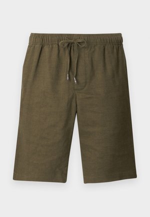 Pantaloni corti in lino verde oliva con vita elastica e cordoncino. Presentano una vestibilità comoda e un taglio lungo fino al ginocchio. Texture liscia.