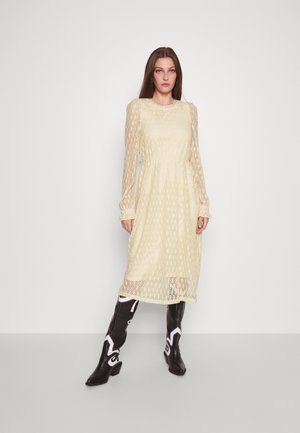 ONLY Tall ONLEMILY DRESS  - Vapaa-ajan mekko - sandshell