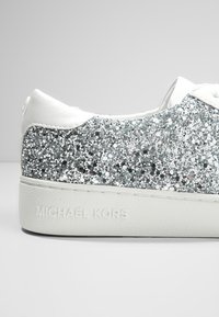 MICHAEL Michael Kors Baskets basses - silver-coloured