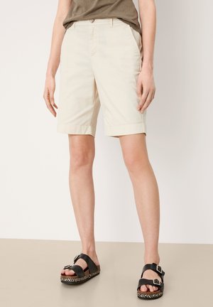 BERMUDA - Shorts - almond