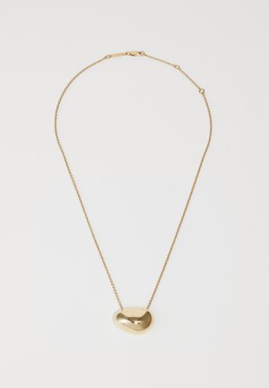 Collar de tono dorado que presenta un colgante ovalado liso con un acabado pulido, unido a una delicada cadena con un cierre de resorte.