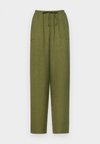 VMMELONEY  WIDE PANT - Hlače - cypress melange