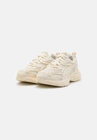Puma MORPHIC BASE UNISEX - Sportcipő - alpine snow