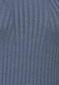 Pieces PCCRISTA O NECK DRESS - Obleka/pulover - ombre blue