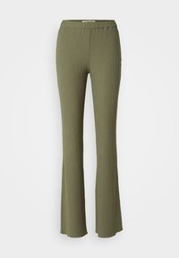 Unselected, deep lichen green