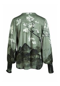 Grøn silkebluse med bjerg- og blomsterprint, lange puffede ærmer med teksturerede manchetter og et afslappet fit design.