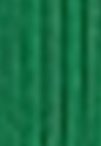 Rideau vert avec de douces plis verticaux créant un fond texturé et uniforme sans objets ni détails supplémentaires.