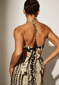 Thumbnail Image 8