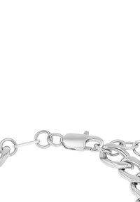 Bracciale in argento con grandi anelli ovali, una chiusura sicura e una finitura lucida, che mette in risalto un design elegante e moderno.