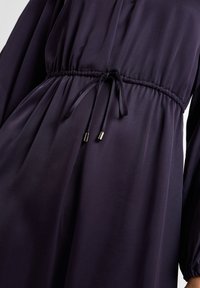 comma Cocktailkleid/festliches Kleid - lila