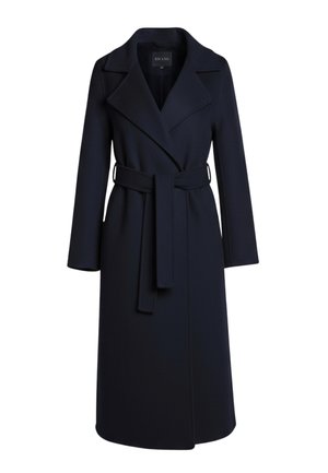 Manteau en laine bleu marine foncé avec ceinture, à larges revers et fermeture avant dissimulée, conçu pour les temps froids.