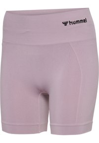 Pantaloni sportivi Hummel di colore viola chiaro con cintura a coste, texture morbida e dettagli con logo. Presentano un design aderente e pannelli laterali accentuati.