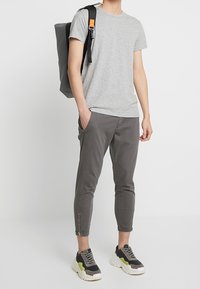 Gabba Chinos - dark grey