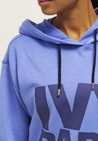 Ivy Park Mikina s kapucí - mottled blue