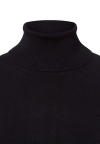 Schwarzer gerippter Rollkragenpullover mit hohem Kragen und strukturiertem Strickstoff, der eine taillierte Silhouette hat.