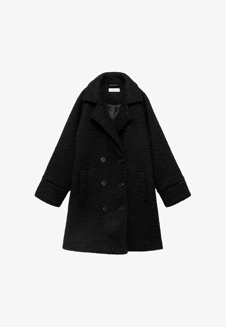 Cappotto nero doppiopetto in tessuto texturizzato, con ampio colletto e due tasche frontali. Presenta chiusure con bottoni e una silhouette rilassata.