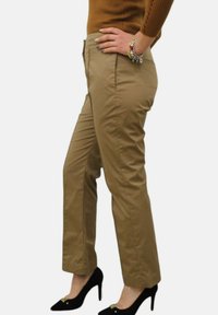 Alessia Santi Broek - marrone