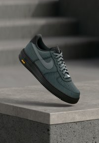 Valgt, barely grey/city grey/bomber grey/speed yellow