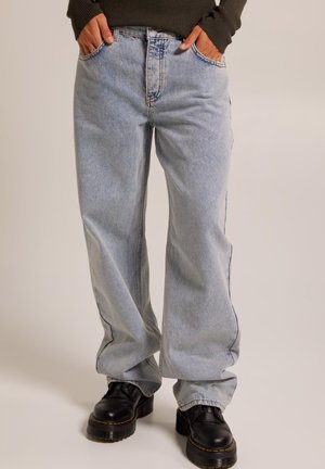 America Today RELAXED FIT - Vaqueros a campana - pure vintage