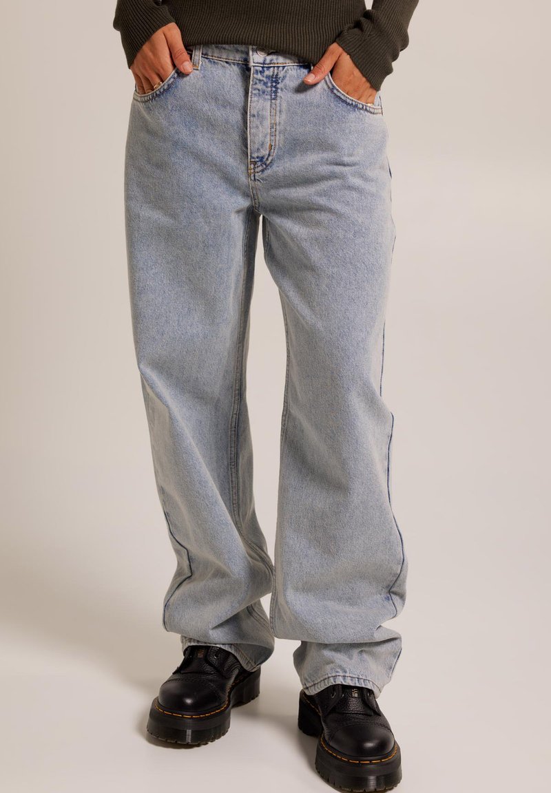 America Today RELAXED FIT - Vaqueros a campana - pure vintage