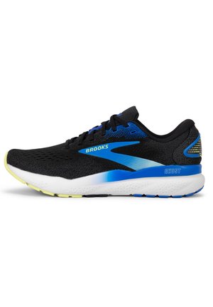 Scarpa da corsa nera con parte superiore in mesh traspirante, accenti blu, suola intermedia bianca e suola esterna gialla. Presenta il logo e dettagli riflettenti.