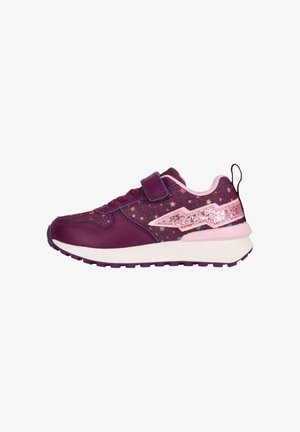 Børns atletiksko i lila med en tekstureret overdækning, der har stjerner, et pink reflekterende detaljer og en velcro-strop til nem lukning.