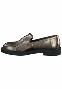 Metallilised pronksist loafertid, millel on frantsi aktsendid ja ümar varvas. Varustatud lame musta tallaga, millel on sile nahktekstuur.