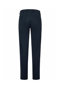 Marineblauwe broek met een gladde afwerking, voorzien van twee achterzakken met knoopsluitingen en een recht model, zonder zichtbare versieringen.