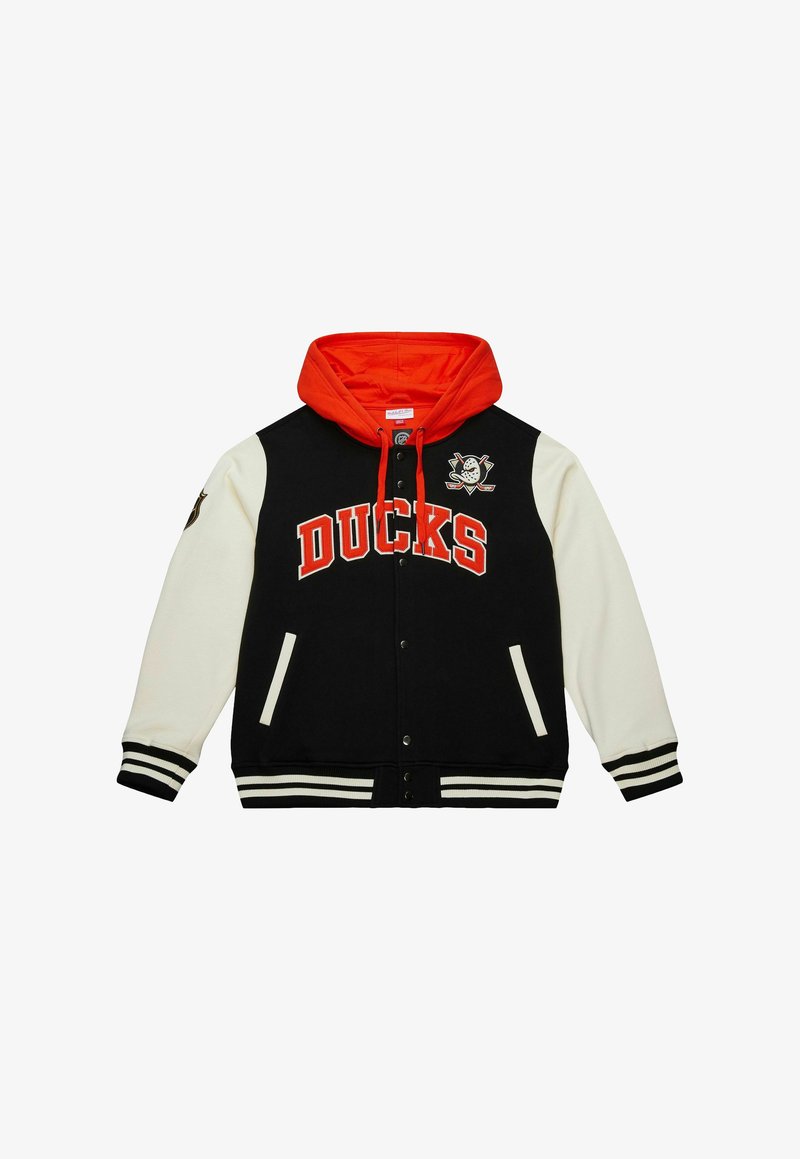 Giacca varsity nera e crema con cappuccio arancione, presenta la scritta "DUCKS", tasche laterali e polsini e orlo a righe. Emblema sul petto.