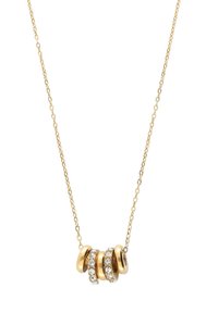 Gouden pendant-halsketting met vier ronde ringen, drie gladde en één versierd met heldere stenen, hangt aan een delicate ketting.