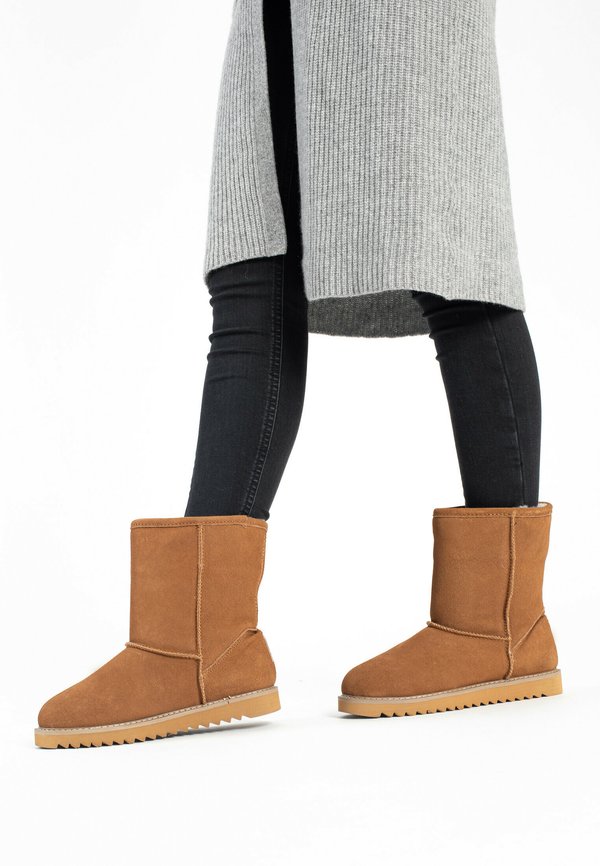 LOGAN - Snowboot/Winterstiefel - chestnut