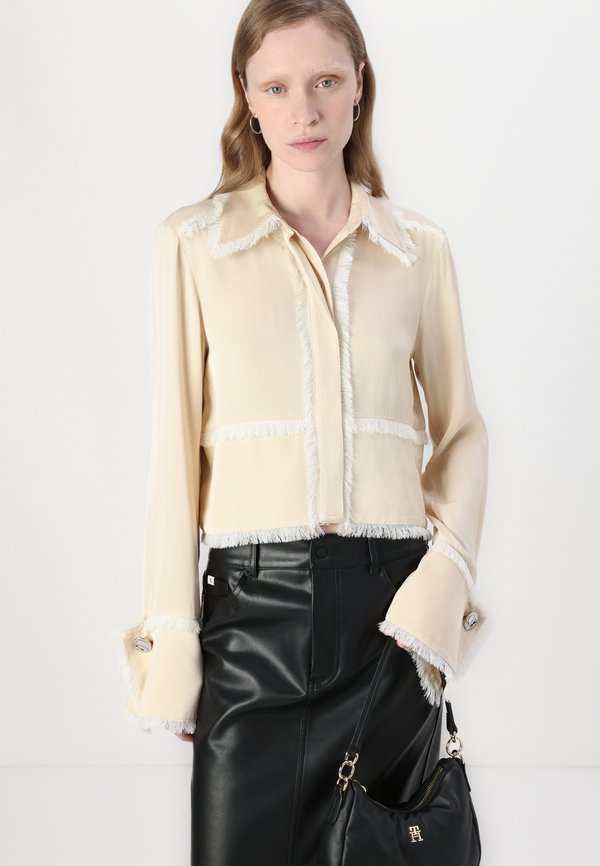 EMMIE MATTE - Button-down blouse4