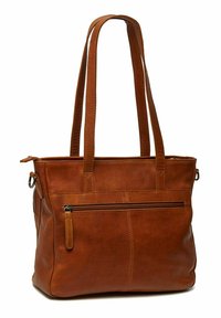 Borsa a spalla in pelle marrone con lunghe doppie cinghie, tasca frontale con zip e anelli metallici sui lati su uno sfondo bianco.