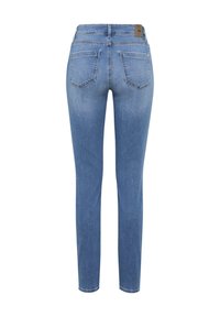 Jean skinny bleu en denim avec une taille mi-haute, conception à cinq poches, et un patch en cuir sur la ceinture arrière. Texture lisse et coupe ajustée.