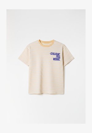 Colourful Rebel, PUFF LOGO LOOSE FIT TEE - Camiseta estampada - soft yellow