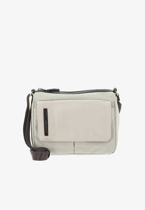 Sac bandoulière beige en tissu à texture lisse. Doté d'une fermeture éclair, d'une sangle réglable et d'une poche avant avec rabat.