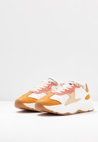 Scotch & Soda CELEST - Sneaker low - white/pink/multicolor