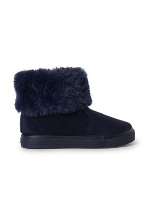 Marineblauwe korte laars met een faux fur omslag, zachte stoffen bovenkant, rubberen zool, ronde neus en een gestructureerde grip op de zool.