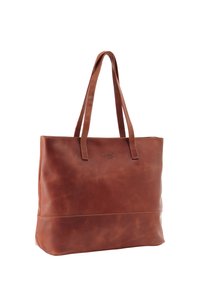 Bruine leren tote bag met twee platte handvatten, een gladde textuur en subtiele branding aan de voorkant. Beschikt over een ruime indeling voor veelzijdig gebruik.