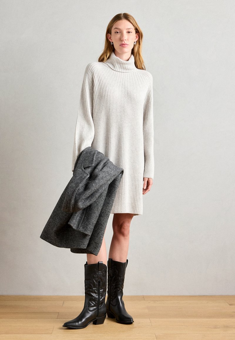 Marc O'Polo DRESS MIDI LONGSLEEVE TURTLENECK - Jumper dress - light granite melange/mottled light grey - Zalando.ie Marc O'Polo DRESS MIDI LONGSLEEVE TURTLENECK - Jumper dress - light granite melange/mottled light grey - Zalando.ie