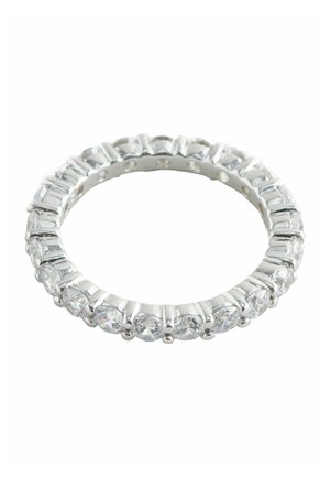Bague circulaire en argent, ornée d'une rangée de pierres transparentes rondes et rectangulaires montées en griffes, avec une surface intérieure lisse.