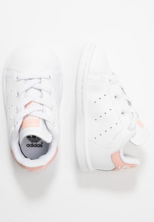 adidas Originals STAN SMITH - Scarpe senza lacci - footwear white/glow pink