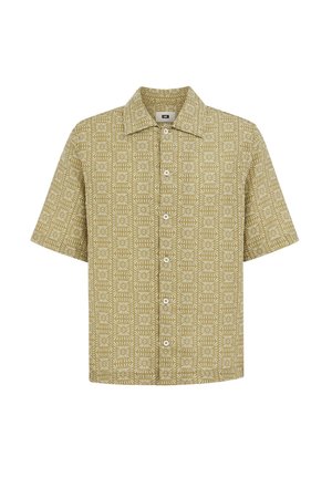 Srajca s kratkimi rokavi na gumbe z bež in belim geometričnim vzorcem sončnih žarkov, z ostrim ovratnikom in gumbi spredaj, prikazana na belem ozadju.