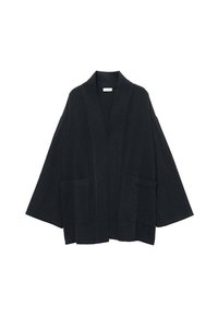 Črn kardigan v kimono stilu z širokimi rokavi, teksturirano tkanino in dvema sprednjima žepoma. Oblikovanje vključuje sproščen silhueto in odprto sprednjo stran.