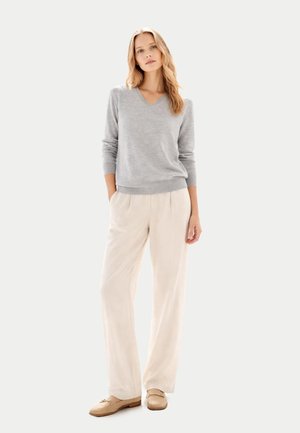 TIMELESS  V-NECK SWEATER - Strickpullover - high rise
