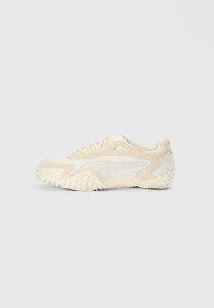 MOSTRO XC PRIME UNISEX - Sneakers low - warm white/alpine snow