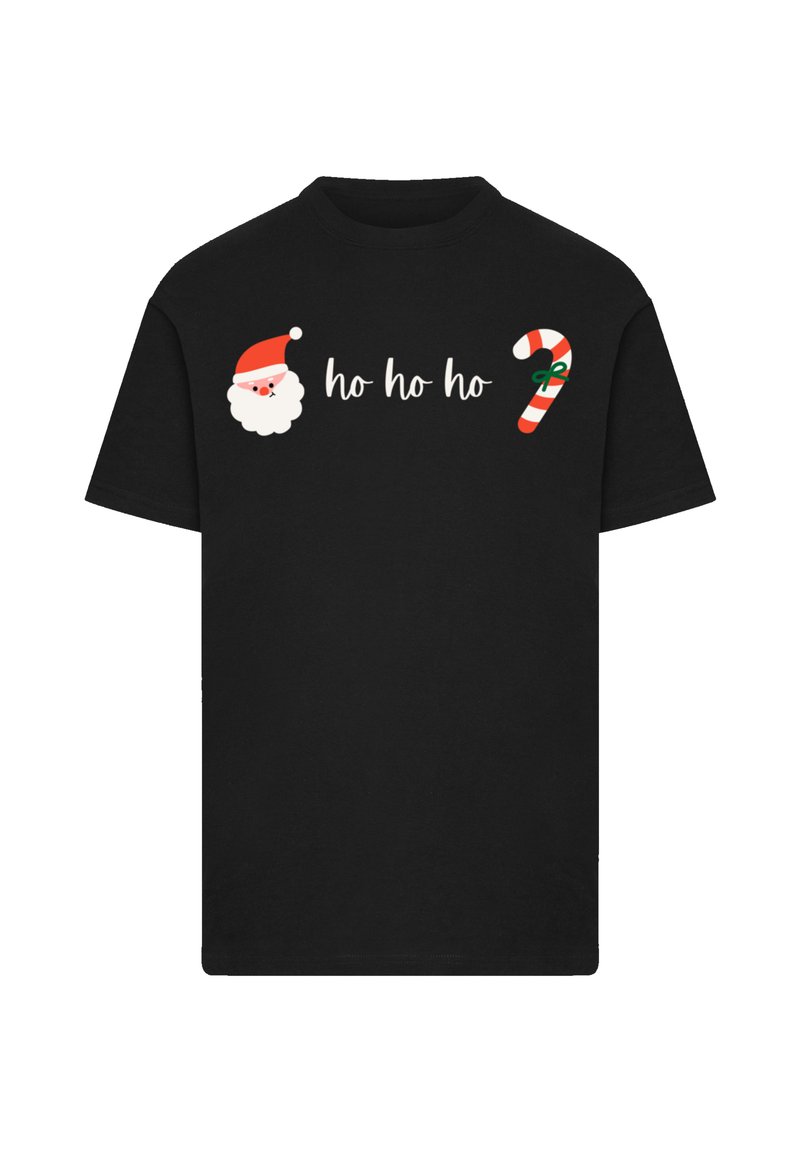 Zwarte T-shirt met een afbeelding van het gezicht van de kerstman, witte tekst met "ho ho ho" en een rode-witte gestreepte zuurstokdetail.