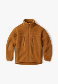 Fleecejacke in einem warmen Orangebraun, mit hohem Kragen, vorderen Reißverschlusstaschen und einer weichen, strukturierten Oberfläche.
