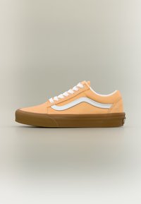 Unselected, apricot glow