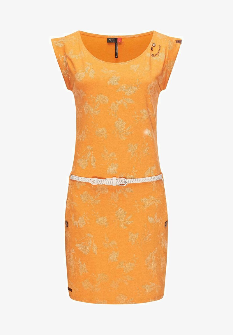 Orange blomsterkjole lavet af blødt stof, med scoop-halsudskæring, kapærmer, hvid fletbælte og dekorative detaljer.